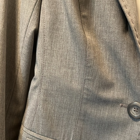Bebe Grey Whip-stitched Blazer - Picture 4 of 8